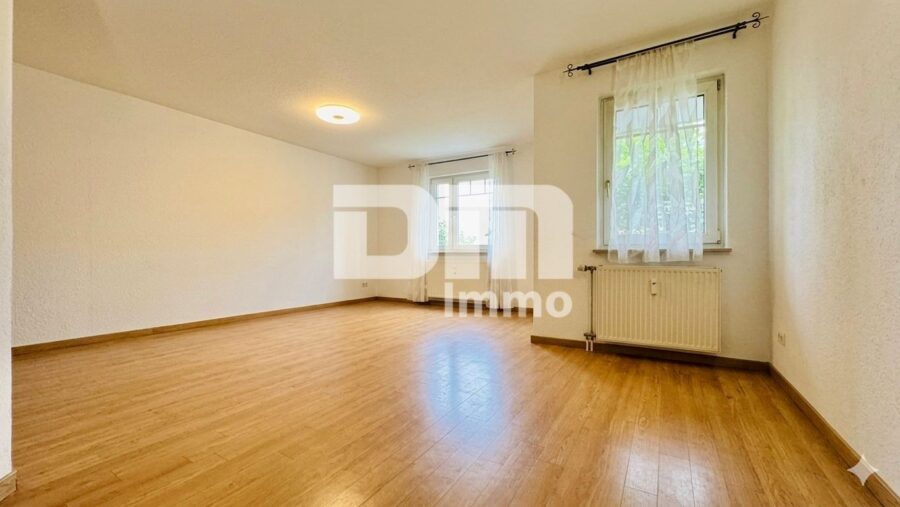 Großzügige altengerechte EG 4-Zimmer Wohnung mit großer Terrasse und Stellplatz - Wohn / Esszimmer / Zugang Terrasse